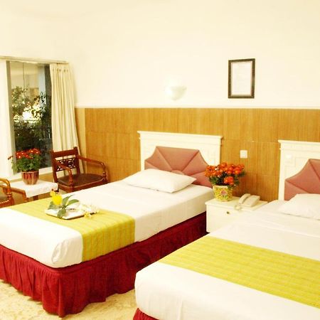 Hotel Tanjung Emas Surabaya Esterno foto